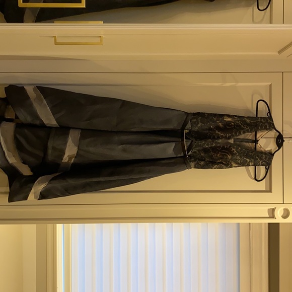 High-Low dress with mesh top and belt - Picture 2 of 4